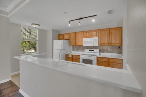 Condo in Orlando, Florida, 2 bedrooms  № 1785556 - photo 12