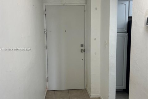 Copropriété à louer à Sunny Isles Beach, Floride: 2 chambres, 143.91 m2 № 2025767 - photo 15
