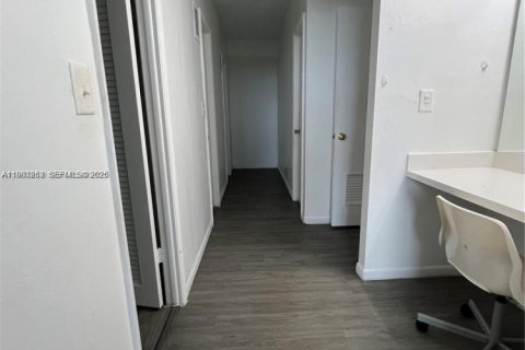 Copropriété à louer à Sunny Isles Beach, Floride: 2 chambres, 143.91 m2 № 2025767 - photo 25