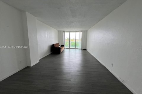 Copropriété à louer à Sunny Isles Beach, Floride: 2 chambres, 143.91 m2 № 2025767 - photo 13