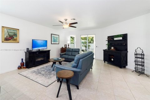 House in Sebastian, Florida 3 bedrooms, 163.51 sq.m. № 1696858 - photo 10