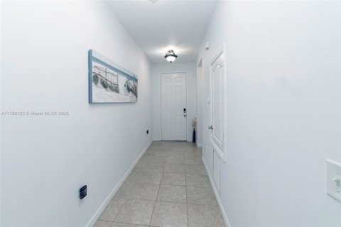 House in Sebastian, Florida 3 bedrooms, 163.51 sq.m. № 1696858 - photo 8