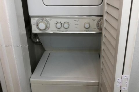 Condominio en alquiler en Tamarac, Florida, 2 dormitorios, 72 m2 № 2281021 - foto 14