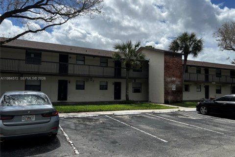 Condominio en alquiler en Tamarac, Florida, 2 dormitorios, 72 m2 № 2281021 - foto 19