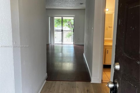 Condominio en alquiler en Tamarac, Florida, 2 dormitorios, 72 m2 № 2281021 - foto 18