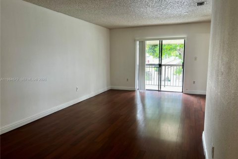 Condominio en alquiler en Tamarac, Florida, 2 dormitorios, 72 m2 № 2281021 - foto 7