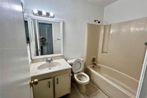 Condominio en alquiler en Tamarac, Florida, 2 dormitorios, 72 m2 № 2281021 - foto 17
