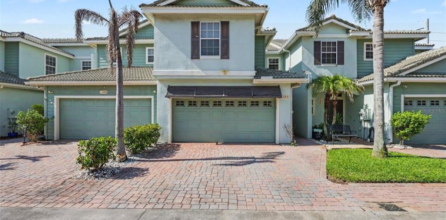 Townhouse in Melbourne, Florida 3 bedrooms, 162.76 sq.m. № 2204728