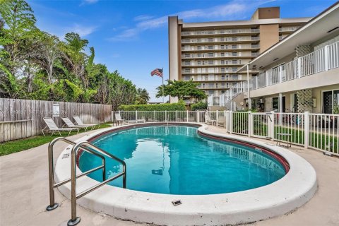 Купить кондоминиум в Помпано-Бич, Флорида 1 спальня, 49.24м2, № 1997294 - фото 2