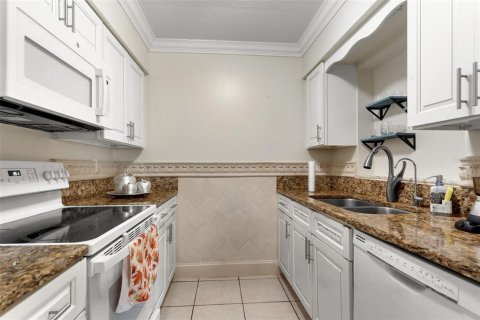 Casa en venta en Lakeland, Florida, 5 dormitorios, 165.55 m2 № 1602230 - foto 10