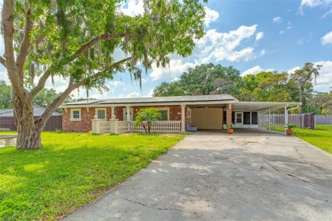 Casa en venta en Lakeland, Florida, 5 dormitorios, 165.55 m2 № 1602230 - foto 1