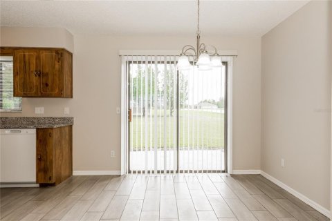 Casa en alquiler en Deltona, Florida, 3 dormitorios, 111.67 m2 № 1899340 - foto 3