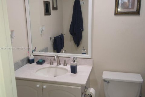 Copropriété à vendre à Hollywood, Floride: 1 chambre, 81.2 m2 № 1864152 - photo 8