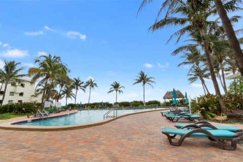 Copropriété à vendre à Hollywood, Floride: 1 chambre, 81.2 m2 № 1864152 - photo 25