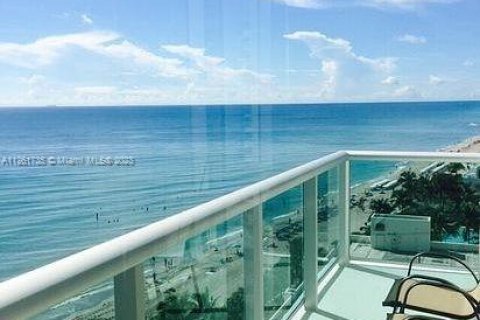 Copropriété à vendre à Hollywood, Floride: 1 chambre, 81.2 m2 № 1864152 - photo 3