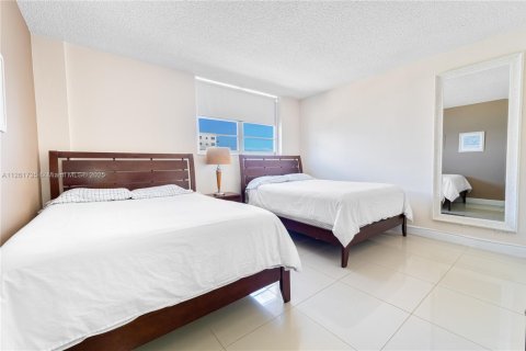 Copropriété à vendre à Hollywood, Floride: 1 chambre, 81.2 m2 № 1864152 - photo 21