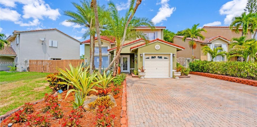 Villa ou maison à Miami, Floride 3 chambres, 165.09 m2 № 1750361