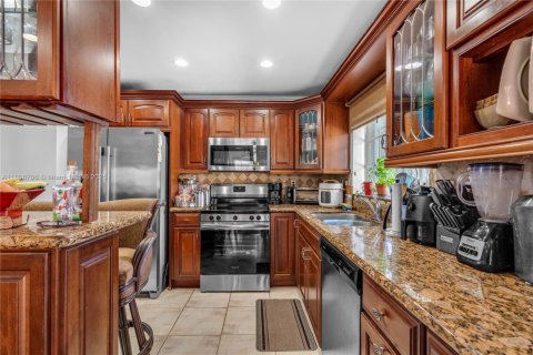 Villa ou maison à vendre à Miami, Floride: 3 chambres, 165.09 m2 № 1750361 - photo 13