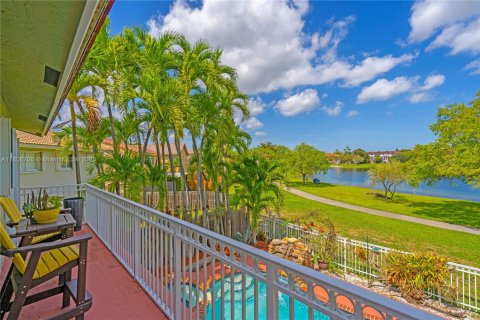 Villa ou maison à vendre à Miami, Floride: 3 chambres, 165.09 m2 № 1750361 - photo 30