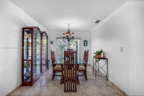 Villa ou maison à vendre à Miami, Floride: 3 chambres, 165.09 m2 № 1750361 - photo 10