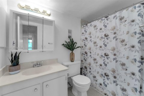 Снять в аренду квартиру в Норт-Майами-Бич, Флорида 1 спальня, 66.89м2, № 1986190 - фото 14