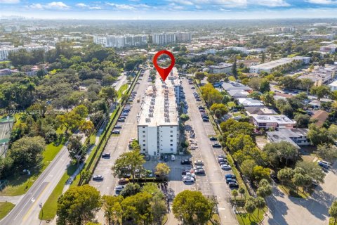 Снять в аренду квартиру в Норт-Майами-Бич, Флорида 1 спальня, 66.89м2, № 1986190 - фото 17