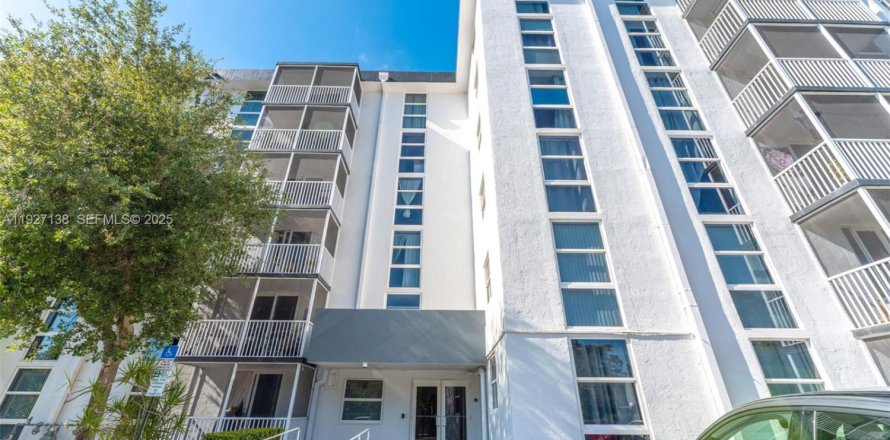 Квартира в Норт-Майами-Бич, Флорида 1 спальня, 66.89м2 № 1986190