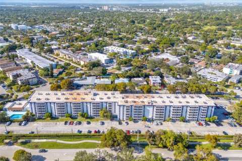 Снять в аренду квартиру в Норт-Майами-Бич, Флорида 1 спальня, 66.89м2, № 1986190 - фото 2