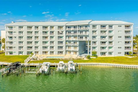 Condo in Clearwater, Florida, 2 bedrooms  № 1593463 - photo 1