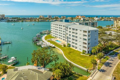 Condo in Clearwater, Florida, 2 bedrooms  № 1593463 - photo 24