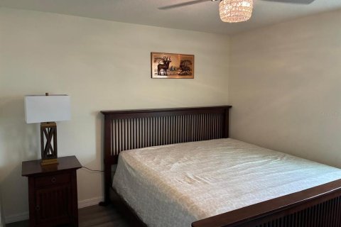 Casa en venta en Zephyrhills, Florida, 4 dormitorios, 214.14 m2 № 2386209 - foto 9