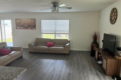 Casa en venta en Zephyrhills, Florida, 4 dormitorios, 214.14 m2 № 2386209 - foto 6