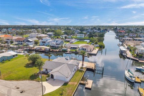 Casa en alquiler en Hudson, Florida, 3 dormitorios, 192.59 m2 № 1819342 - foto 1
