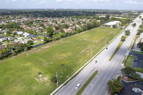 Propiedad comercial en venta en Lauderhill, Florida № 1703738 - foto 16