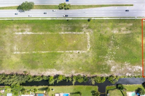 Propiedad comercial en venta en Lauderhill, Florida № 1703738 - foto 4