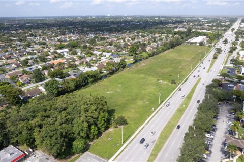 Propiedad comercial en venta en Lauderhill, Florida № 1703738 - foto 15