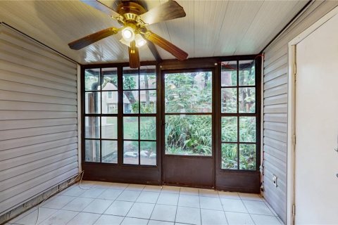 Condo in Temple Terrace, Florida, 2 bedrooms  № 1204916 - photo 13