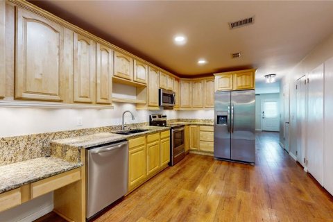 Condo in Temple Terrace, Florida, 2 bedrooms  № 1204916 - photo 6