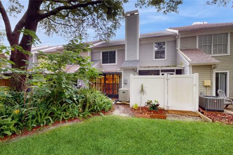 Condo in Temple Terrace, Florida, 2 bedrooms  № 1204916 - photo 16