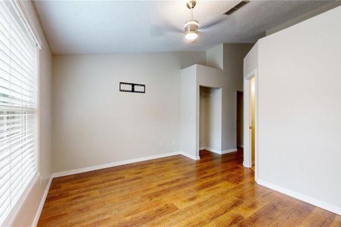 Condo in Temple Terrace, Florida, 2 bedrooms  № 1204916 - photo 24