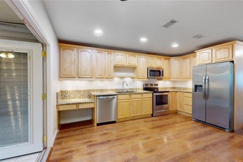 Condo in Temple Terrace, Florida, 2 bedrooms  № 1204916 - photo 7