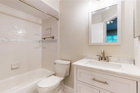 Condo in Temple Terrace, Florida, 2 bedrooms  № 1204916 - photo 22