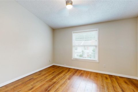 Condo in Temple Terrace, Florida, 2 bedrooms  № 1204916 - photo 23