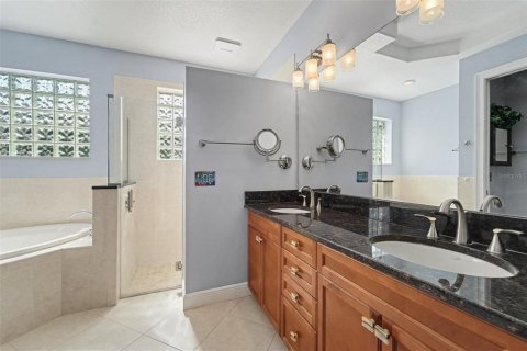Villa ou maison à vendre à Weeki Wachee, Floride: 3 chambres, 212.56 m2 № 2429263 - photo 9