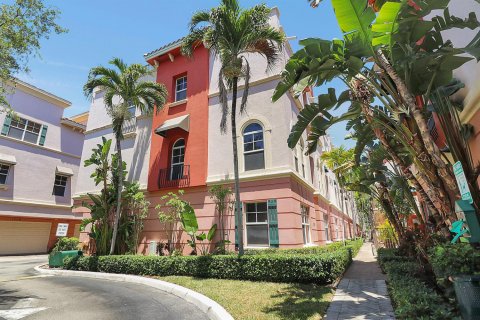 Touwnhouse à vendre à Fort Lauderdale, Floride: 3 chambres, 195.09 m2 № 2089621 - photo 2