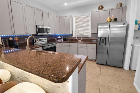 Touwnhouse à vendre à Fort Lauderdale, Floride: 3 chambres, 195.09 m2 № 2089621 - photo 11