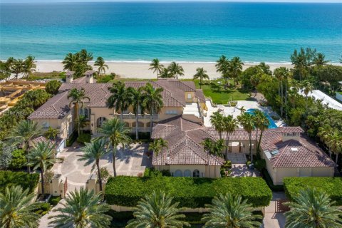 House in Golden Beach, Florida 13 bedrooms, 2201.32 sq.m. № 2046430 - photo 4