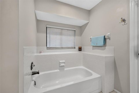 Casa en venta en Tampa, Florida, 3 dormitorios, 173.91 m2 № 2408585 - foto 21