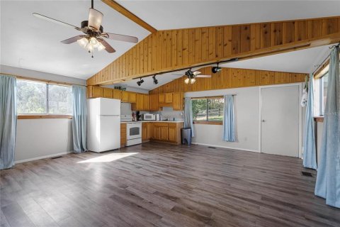 House in DeLand, Florida 4 bedrooms, 246.66 sq.m. № 2103215 - photo 27
