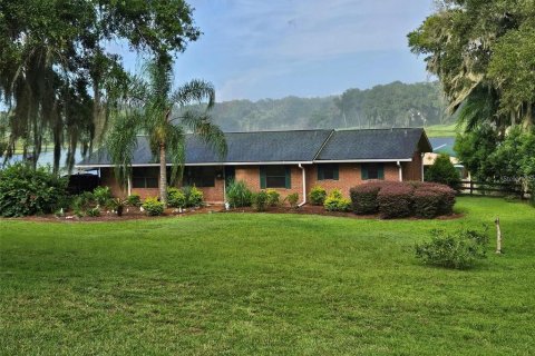 Casa en DeLand, Florida 4 dormitorios, 246.66 m2 № 2103215